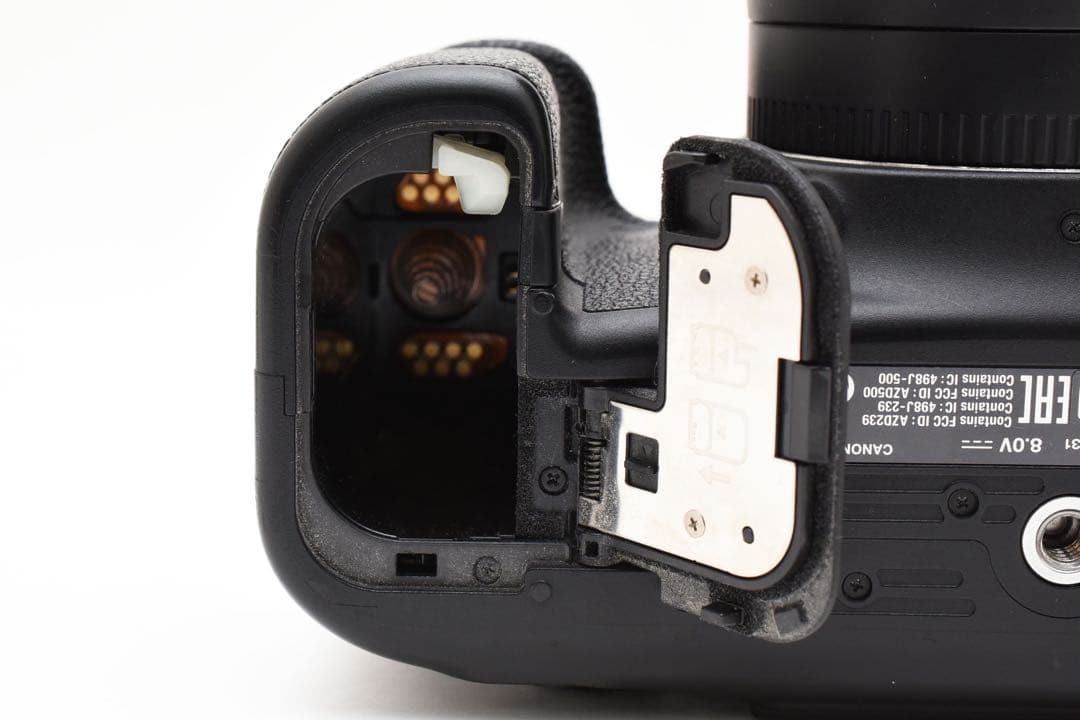 保証付き/デジタル一眼レフカメラ Canon EOS 6D Mark II