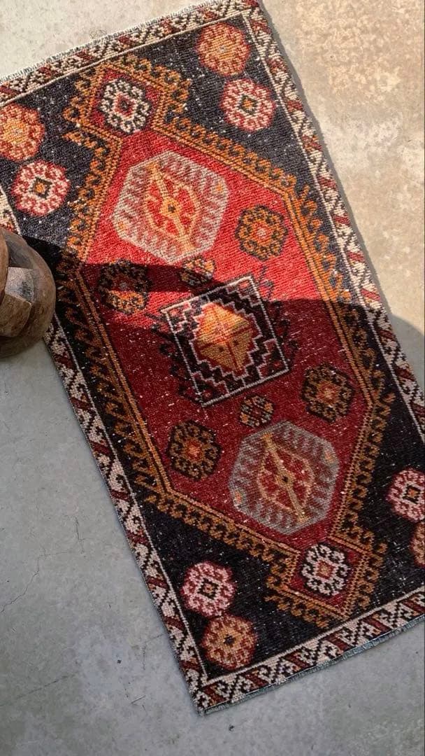 48×93 “Paper balloons” ViNTAGE RUG