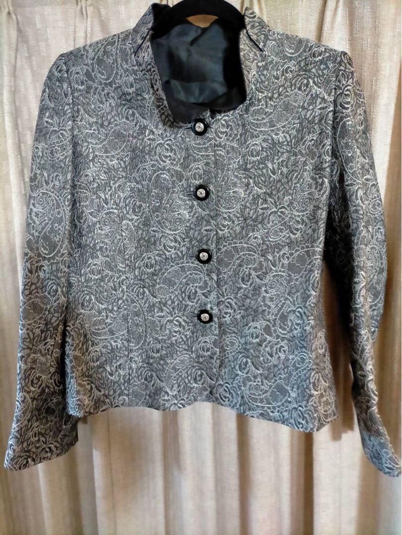 花柄テーラードジャケットとスカートセット