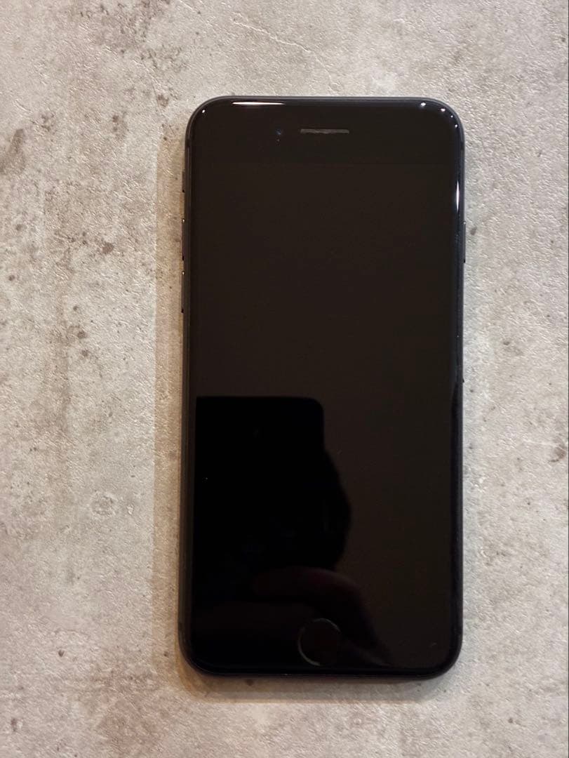 Apple iPhone 8 ブラック　本体