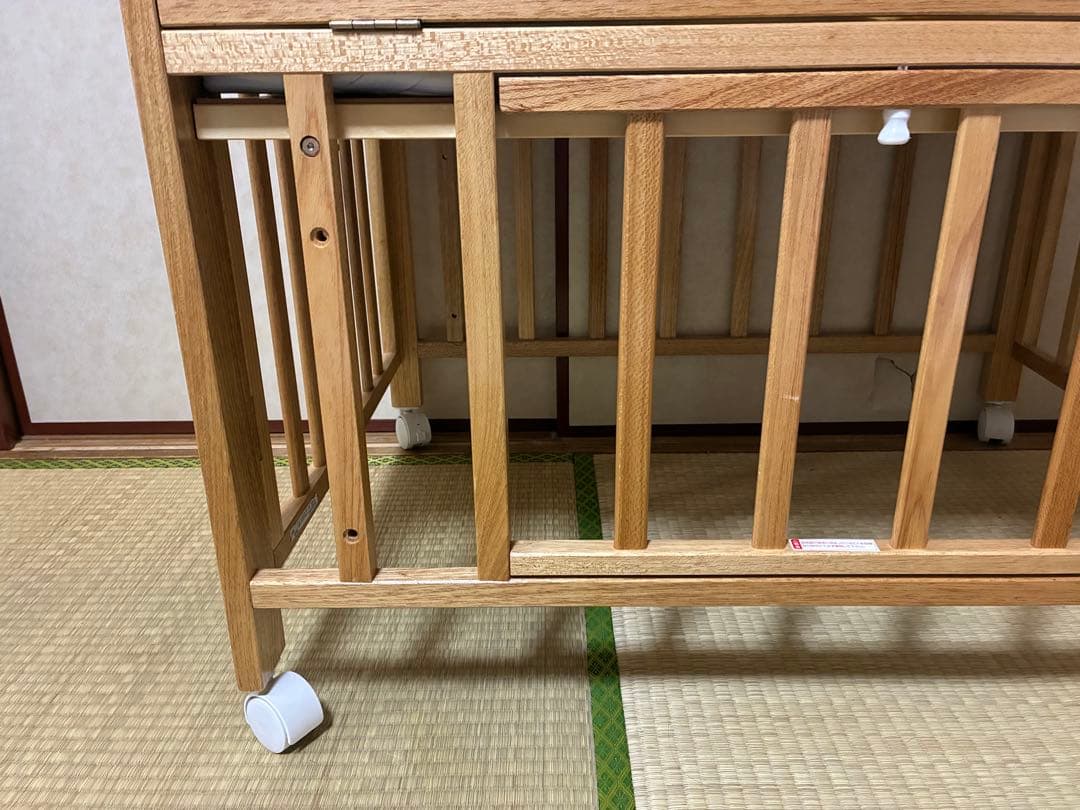 木製ベビーベッド 高さ調節可能 キャスター付き
