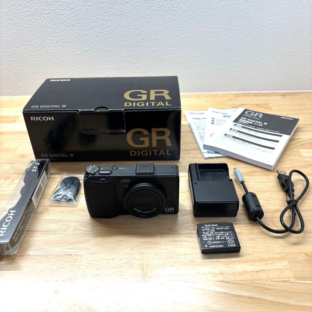 【ショット数極少】RICOH GR DIGITAL IVブラック　付属品全部あり