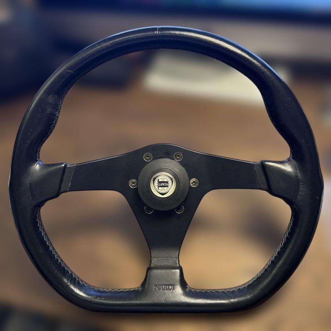 ナルデイ ステアリング 革