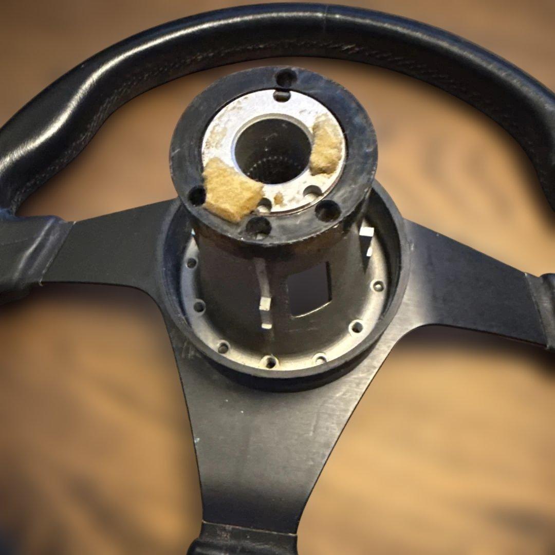 ナルデイ ステアリング 革