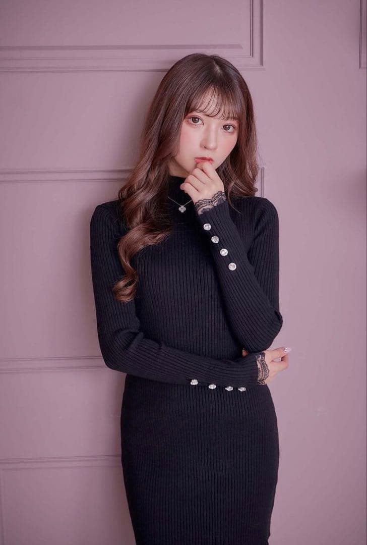 タイムセール中 新品未使用 ブラック 長袖ニットワンピース 背中 リボン