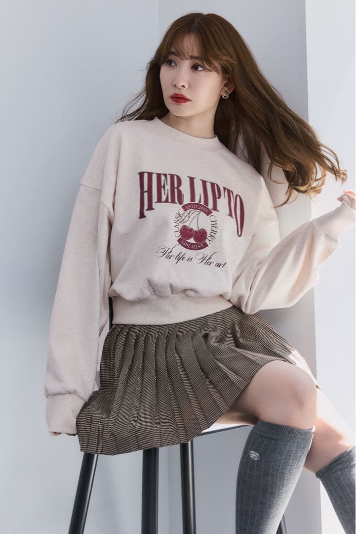 新品未使用 herlipto Classic Cherry Sweatshirt