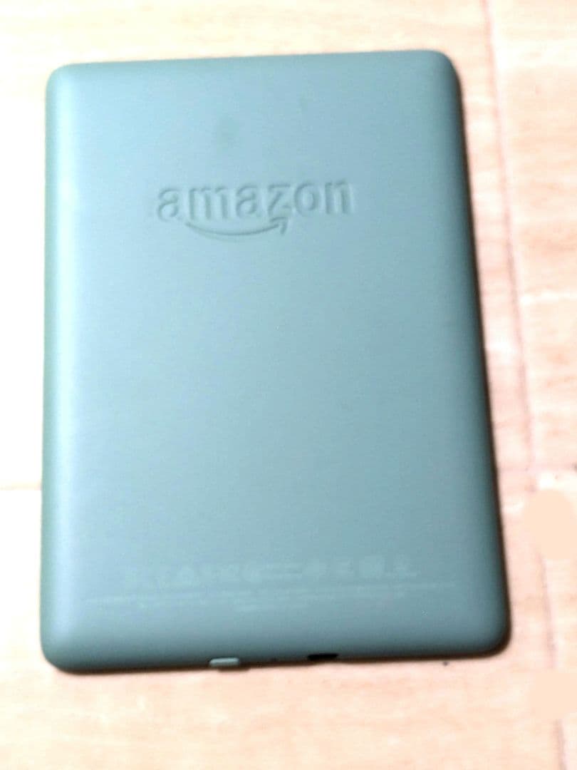 Kindle paperwhite 第10世代 6GB　広告有り　充電ケーブル付