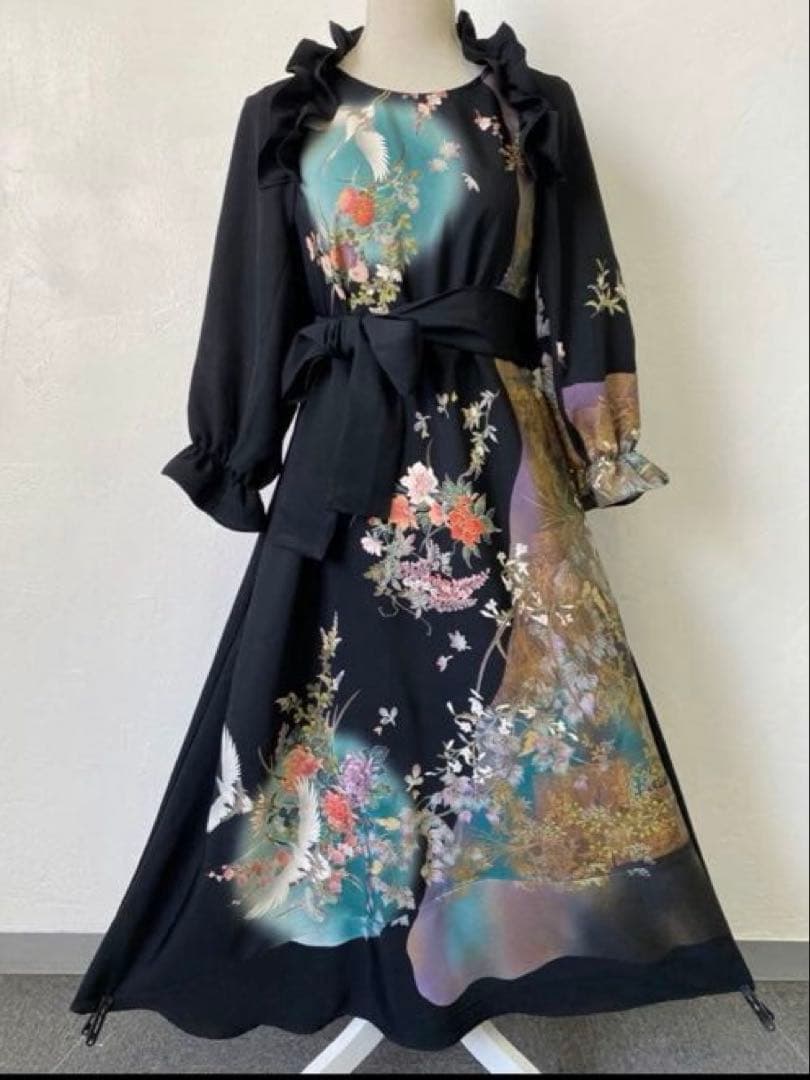 谷崎潤一郎の世界落款印付きボレロとドレスセット