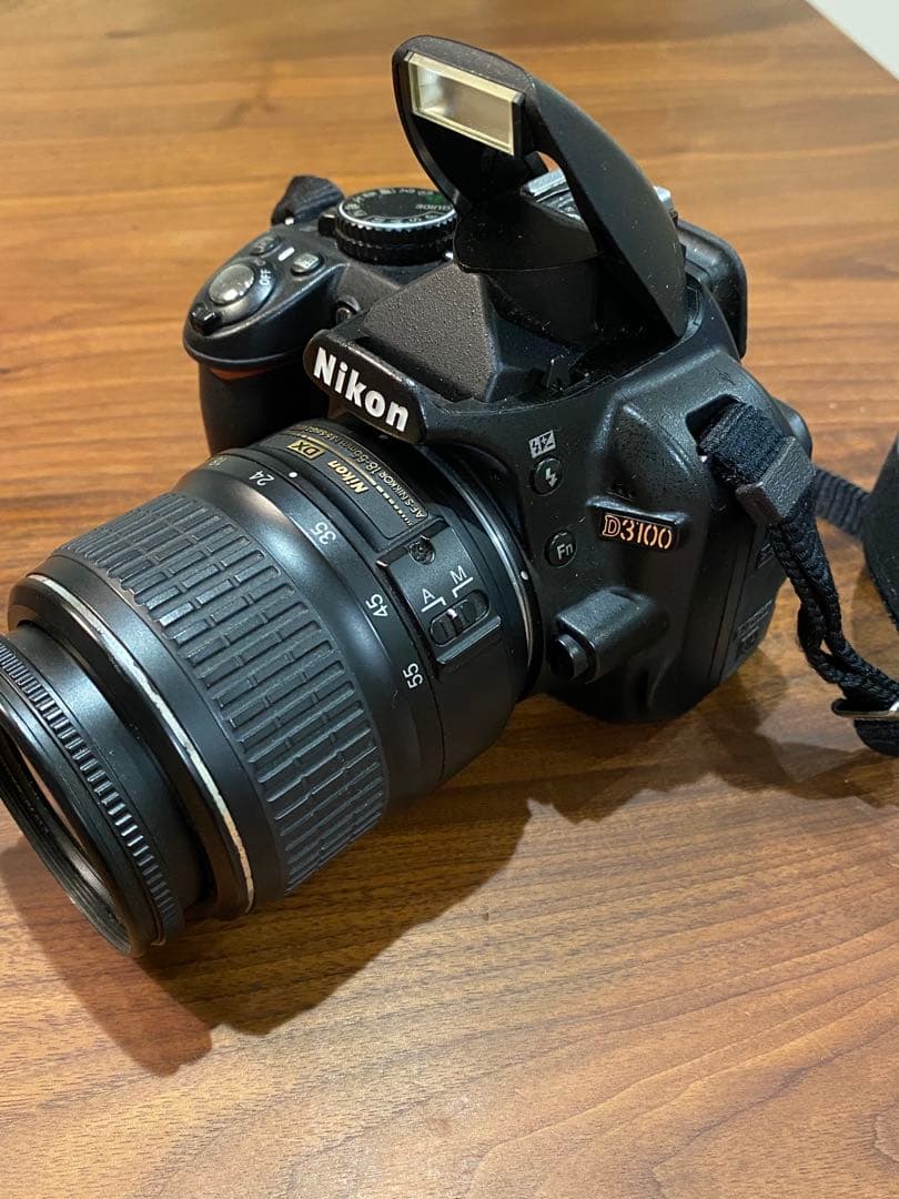 Nikon D3100 デジタル一眼　af-s 18-55 GⅡレンズ付　動作品