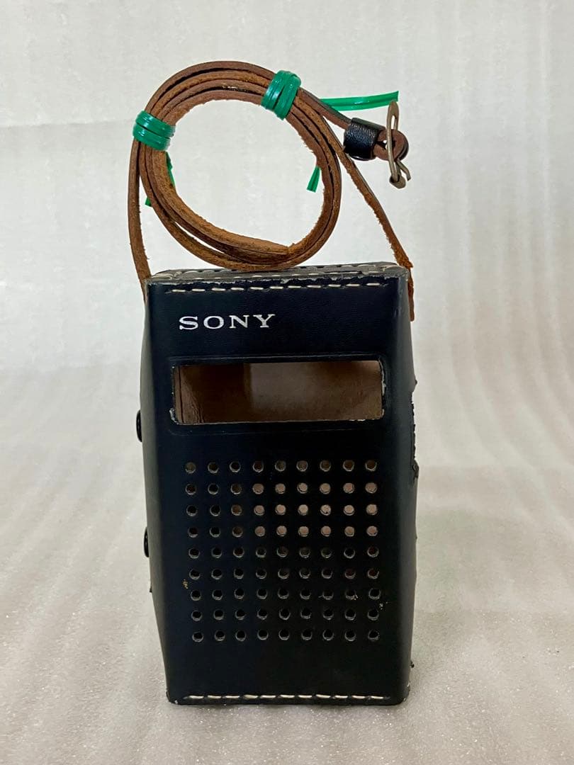 動作品　SONY TR-830ラジオ ケース付き ソニー