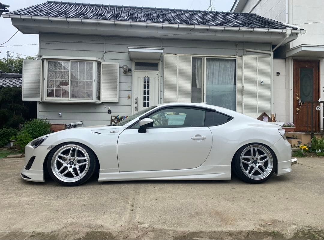 トヨタ86用 BLITZ ZZR車高調