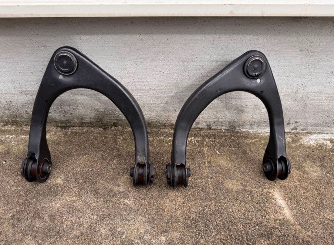 IS純正 アッパーアーム