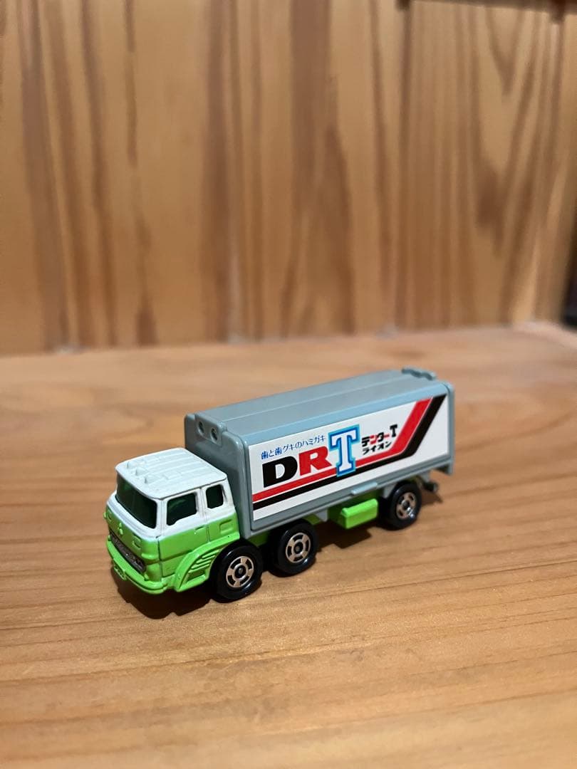 トミカ ウイングルーフトラック　スーパーギフト