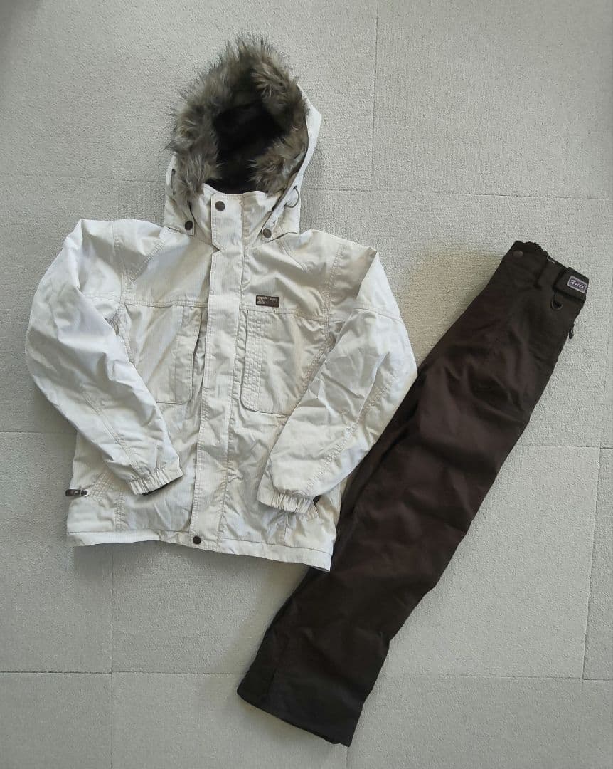 美品　レディース　スキーウェア　スノーボードウェア　フェニックス　11号　M