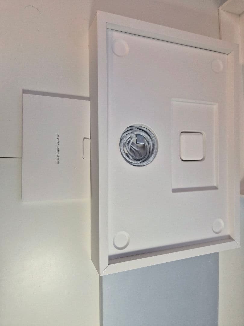 【美品】MacBook Air 15インチ M4 16GB スカイブルー