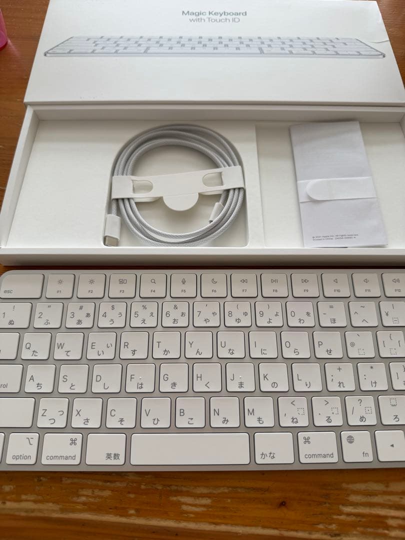 Magic Keyboard with Touch ID lightning版