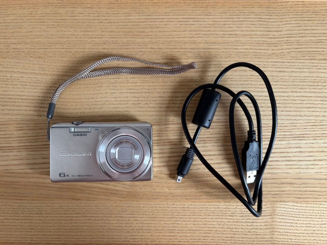 【箱•説明書なし】CASIO EXILIM 16.1MP デジタルカメラ