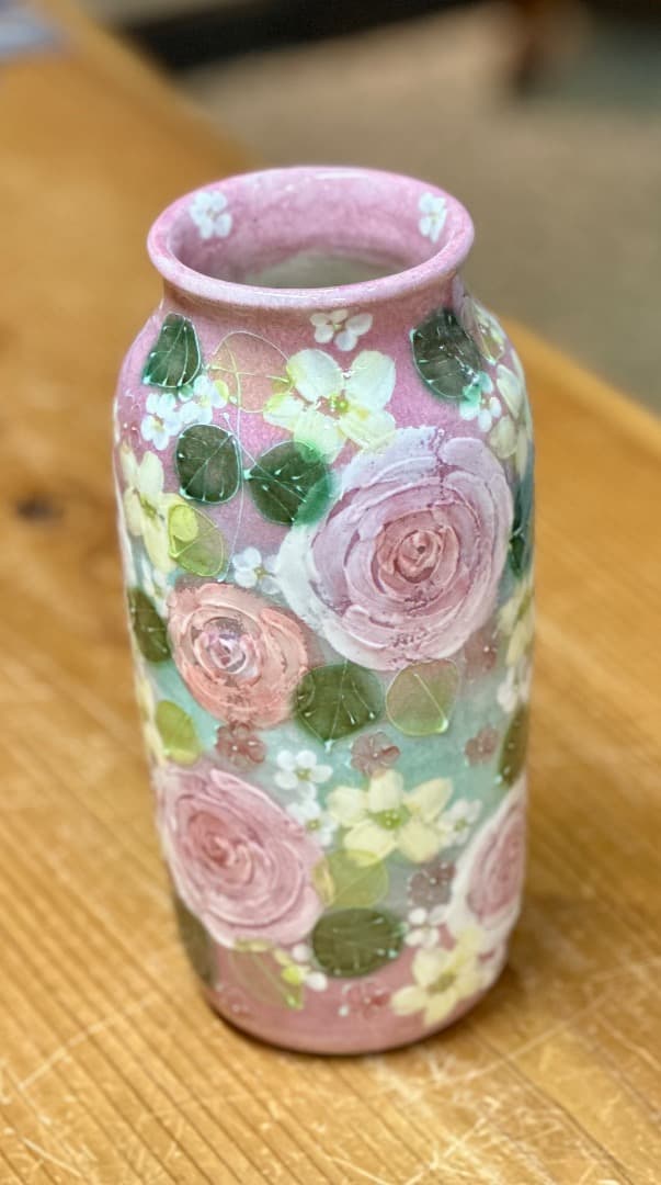 【値下げ】新品　工房ゆずりは　花瓶　花入　釉彩ばら花紋　花柄　プレゼント　母の日