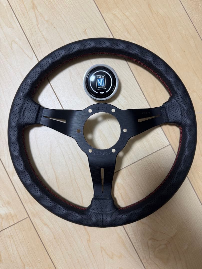 【美品】NARDI ナルディ ステアリング 330mm ブラック 赤ステッチ