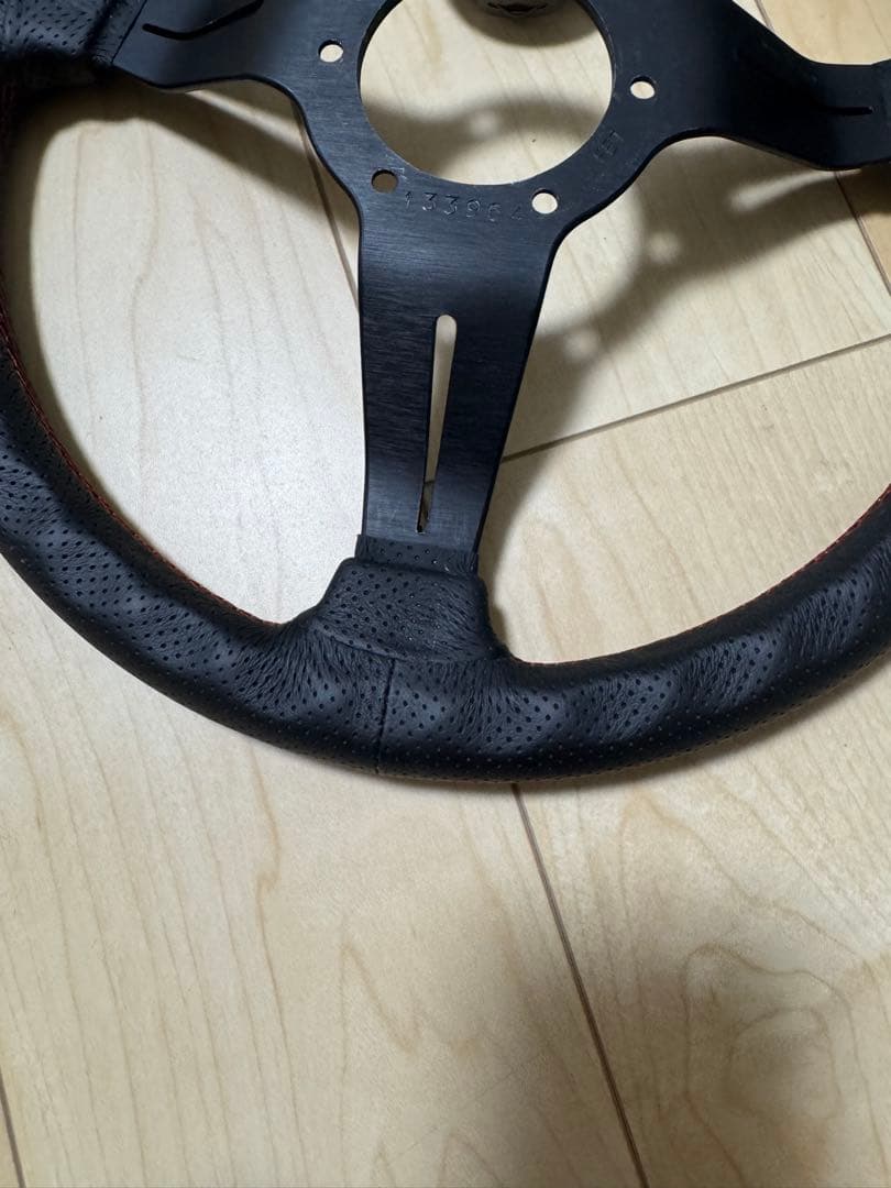 【美品】NARDI ナルディ ステアリング 330mm ブラック 赤ステッチ