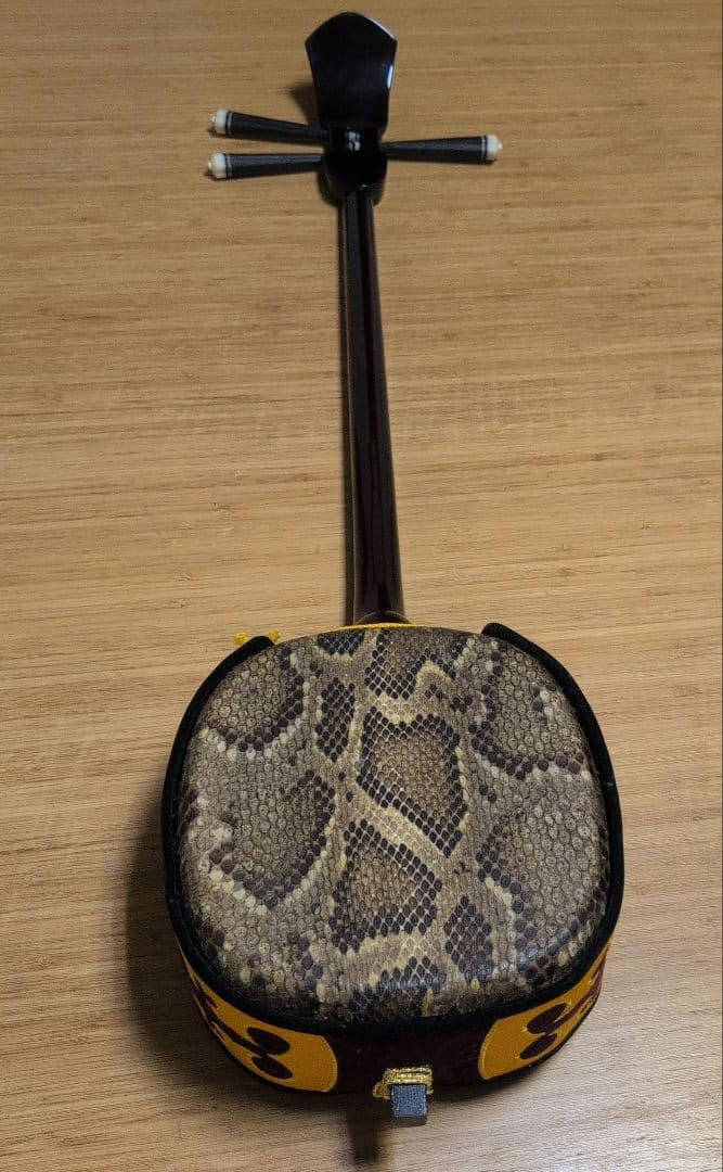 三線 本体 蛇皮 ケース付