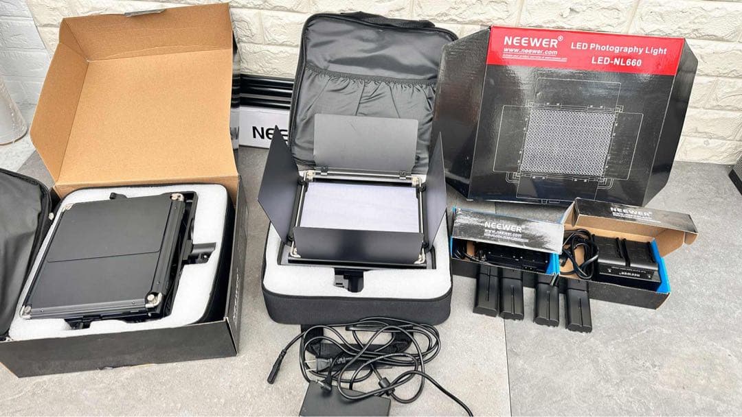 【タイムセール】NEEWER 2パック 660 LEDビデオライトとスタンドキッ
