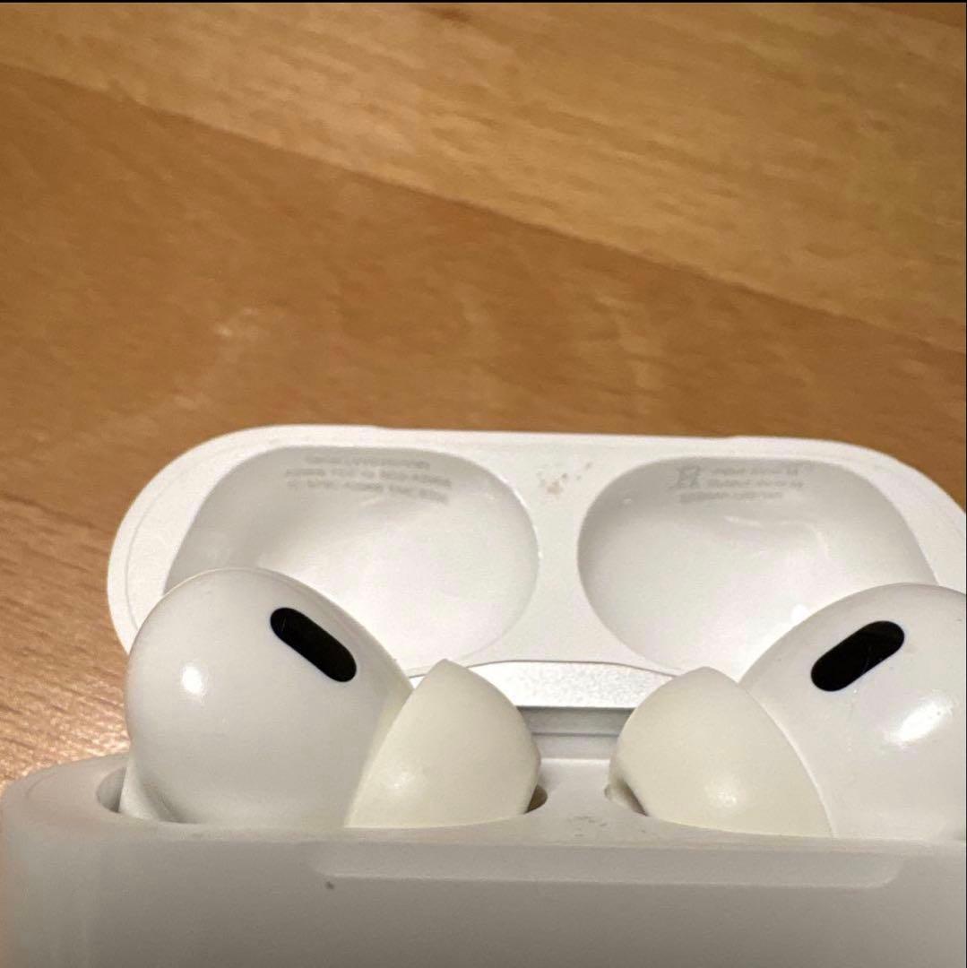 AirPodsPro第二世代 本体 ホワイト 充電ケース付き