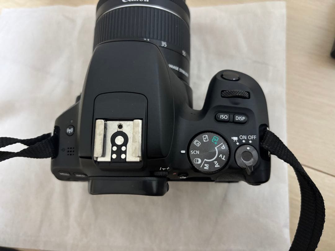 Canon EOS Kiss X9 ズームレンズキット　一眼レフ