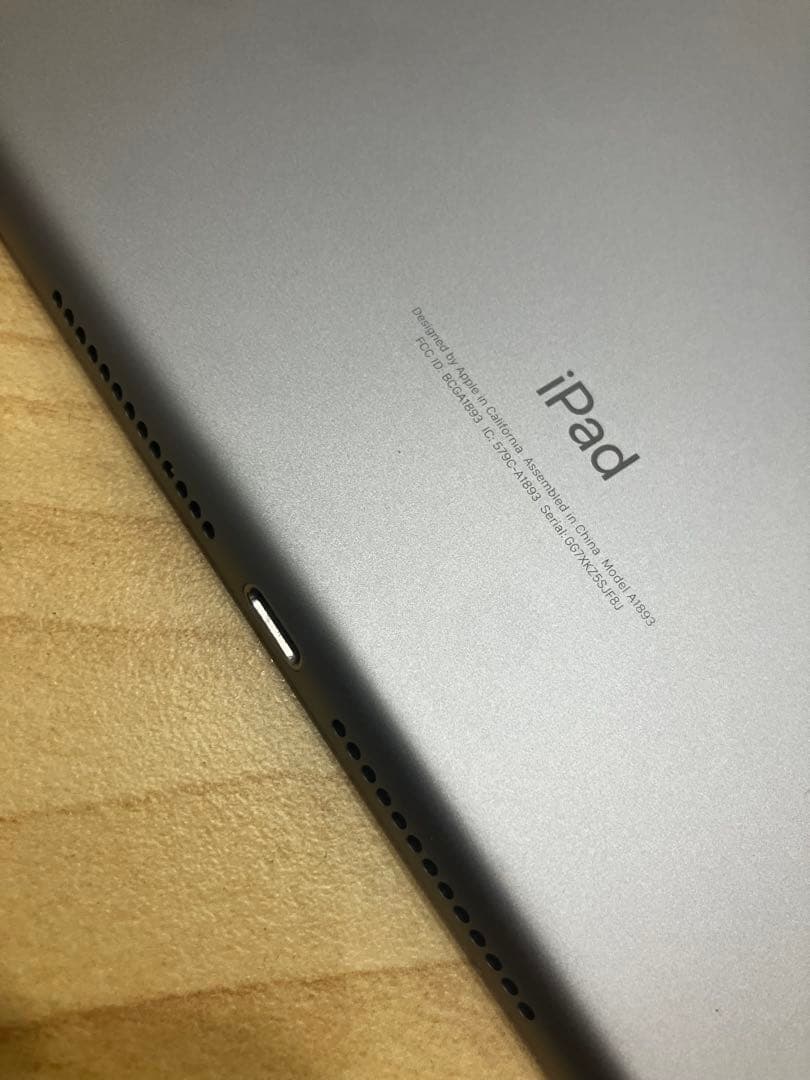 aPoro iPad 第6世代　32GB Wi-Fiモデル スペースグレイ