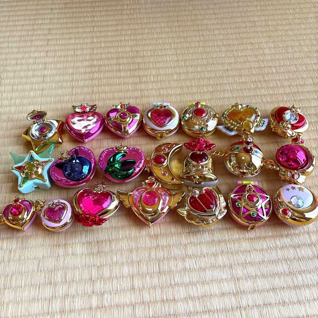 セーラームーン　ガチャ　グッズ