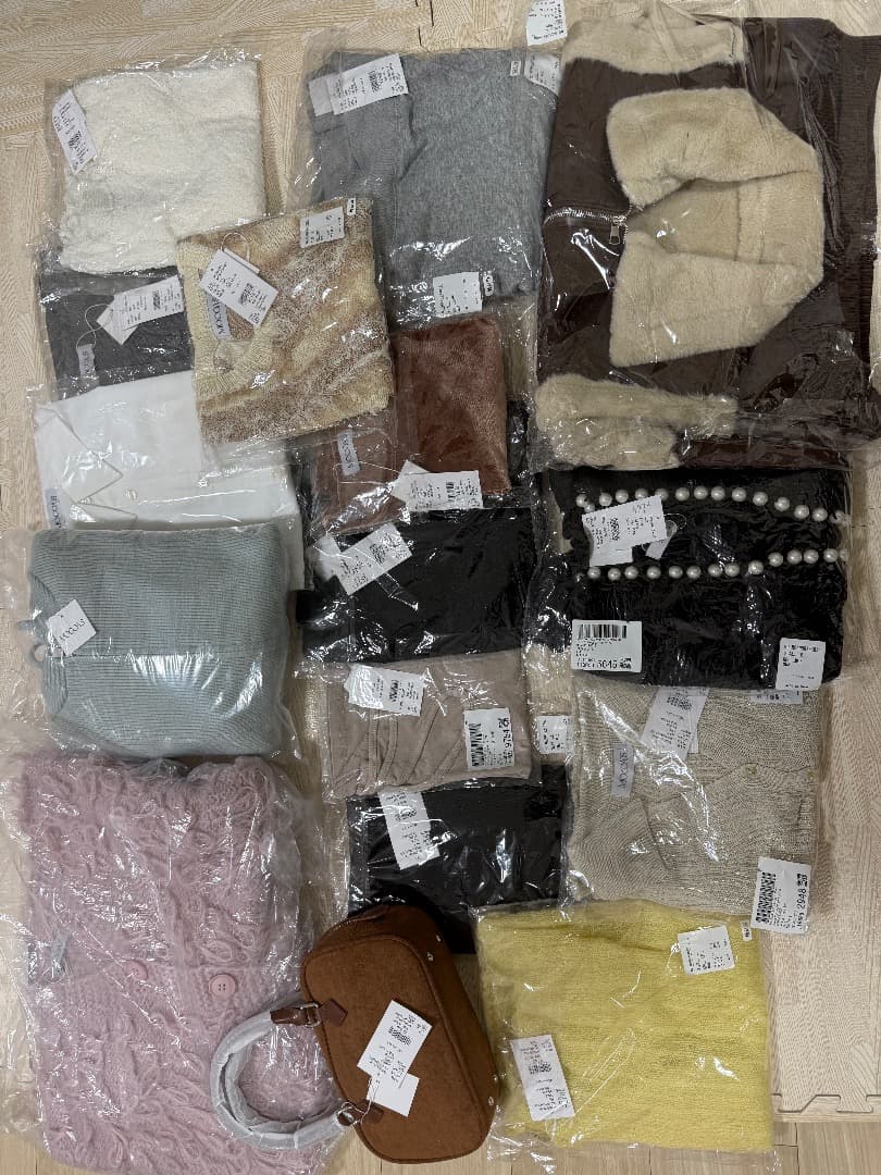 MOCOA'S モコアズ　桃箱2026(福袋) 合計16点　新品未使用　値下