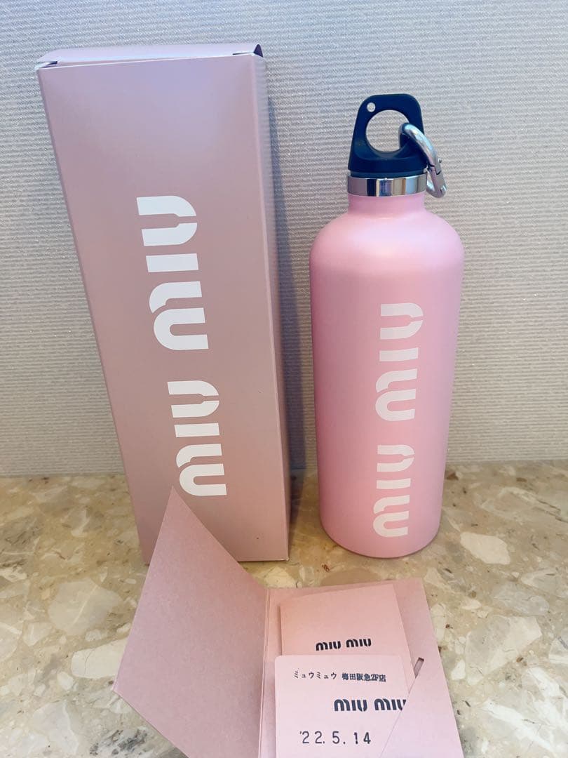 syu　miu miu ピンク 水筒