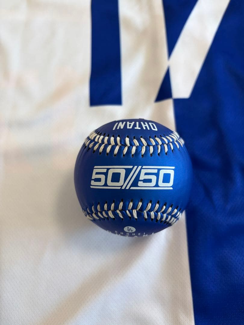 MLBドジャース 大谷翔平　 ミックスハーフサインプリント (非売品)&ボール