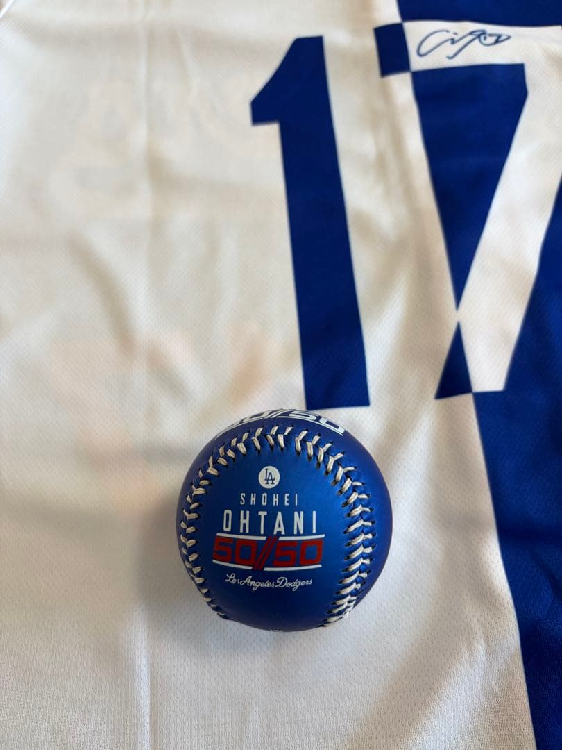 MLBドジャース 大谷翔平　 ミックスハーフサインプリント (非売品)&ボール