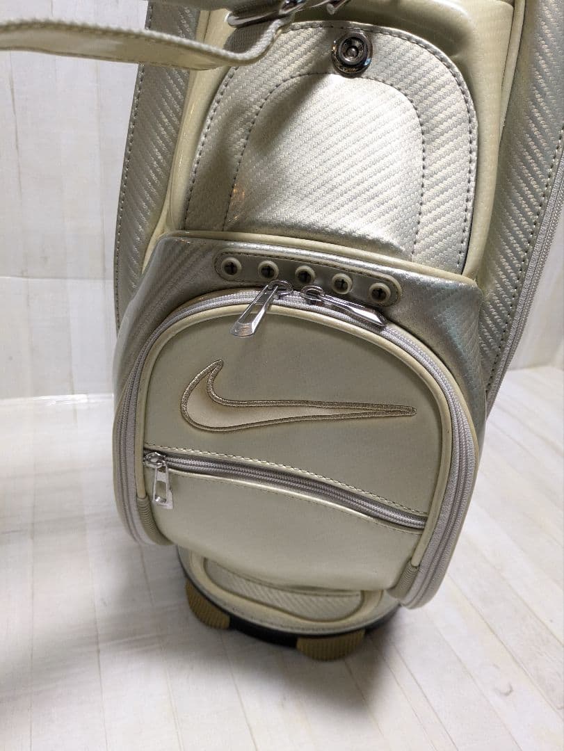 Nike キャディバッグ エナメル　フードカバー付き