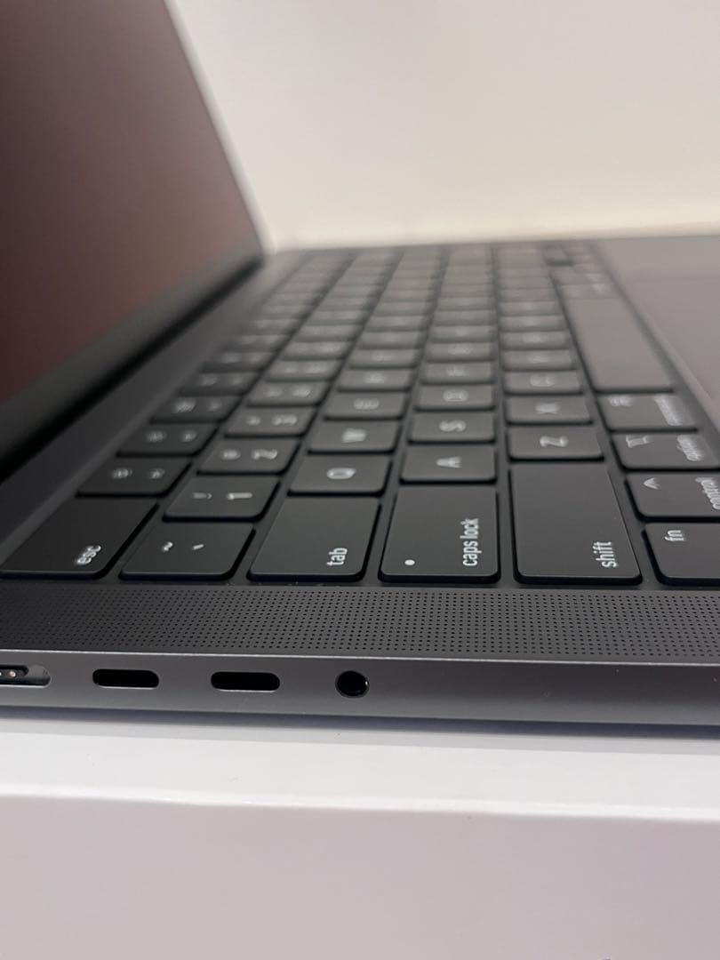 14インチ MacBook Pro M3【美品✨充電回数18回 保証つき】