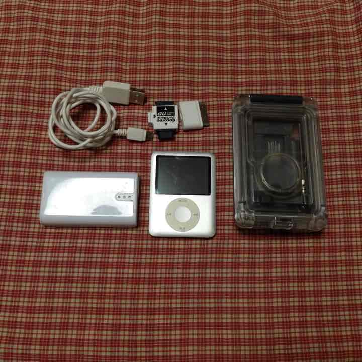 iPod nano&ケース&携帯充電器セット