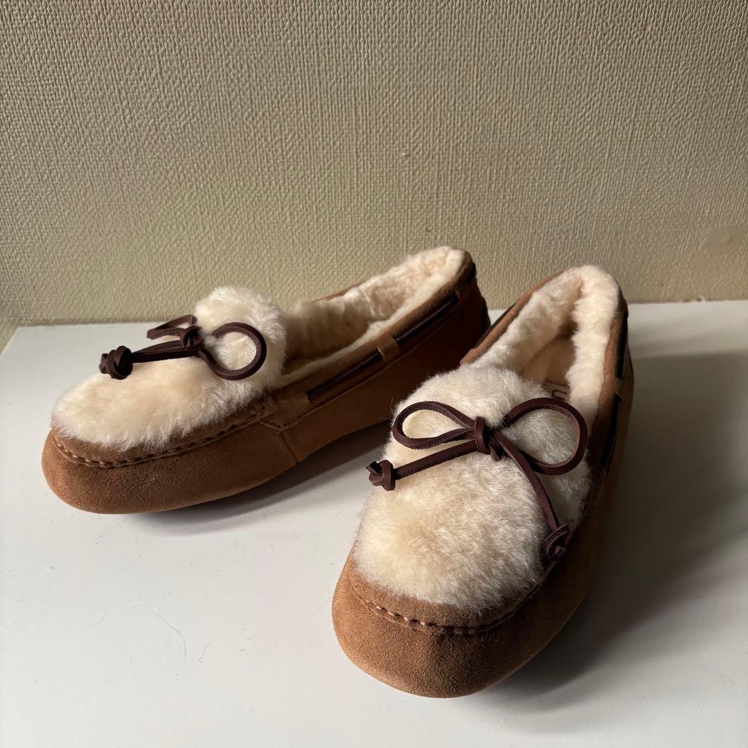 未使用級⭐︎UGG アグ モカシン ファー シープスキン スリッポン 23.0