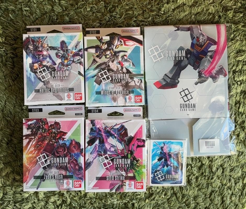 ガンダムカードゲーム スタートデッキ4種、ストレージボックス、スリーブ