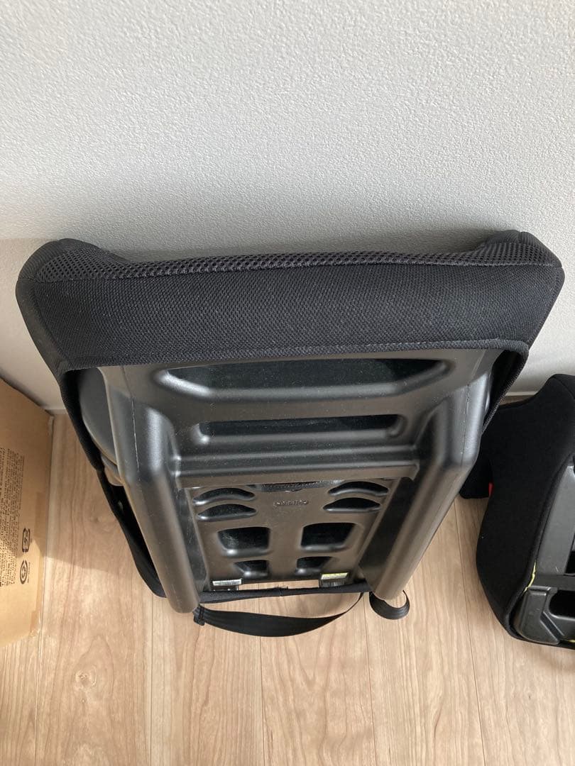 Combi ジョイトリップ エアスルー GG ブラック チャイルドシート