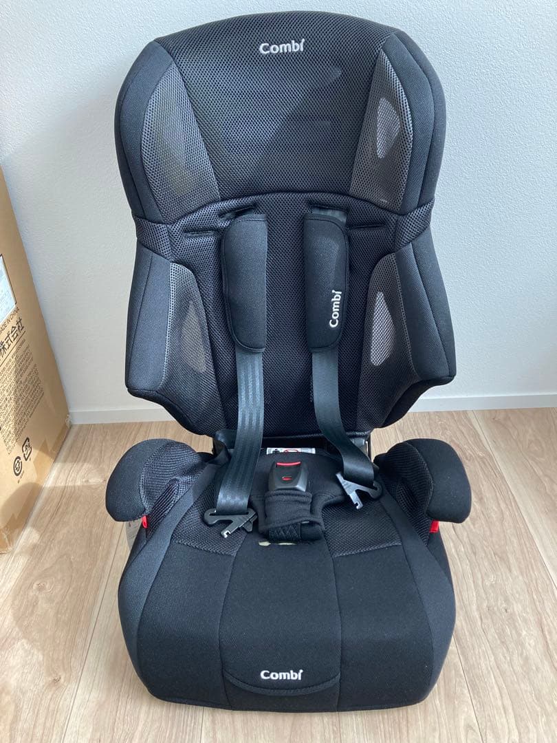 Combi ジョイトリップ エアスルー GG ブラック チャイルドシート