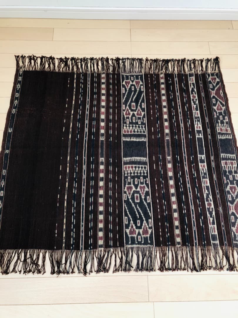 インドネシア　レンバタ島で25年位前に手織りされたイカット。