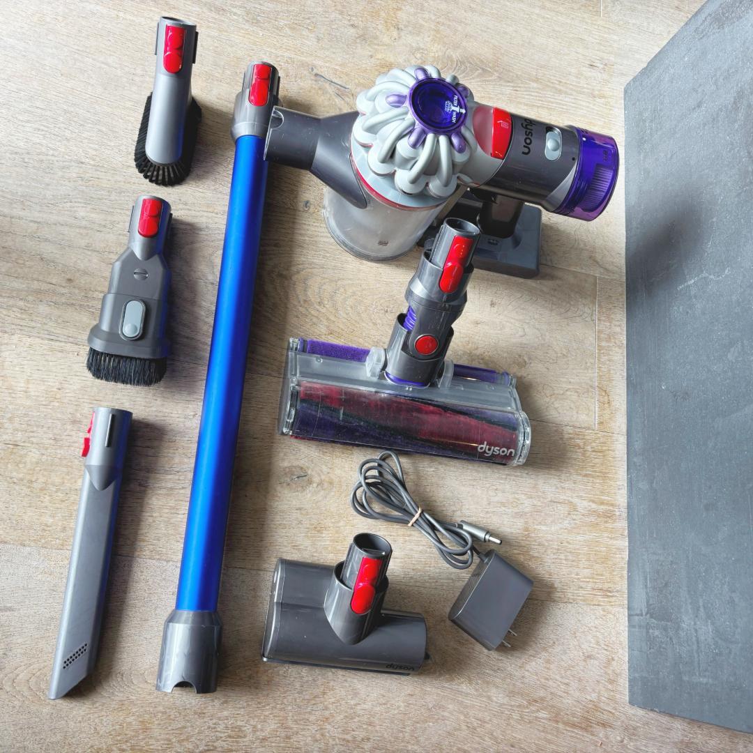 Dyson コードレス掃除機 本体と付属品