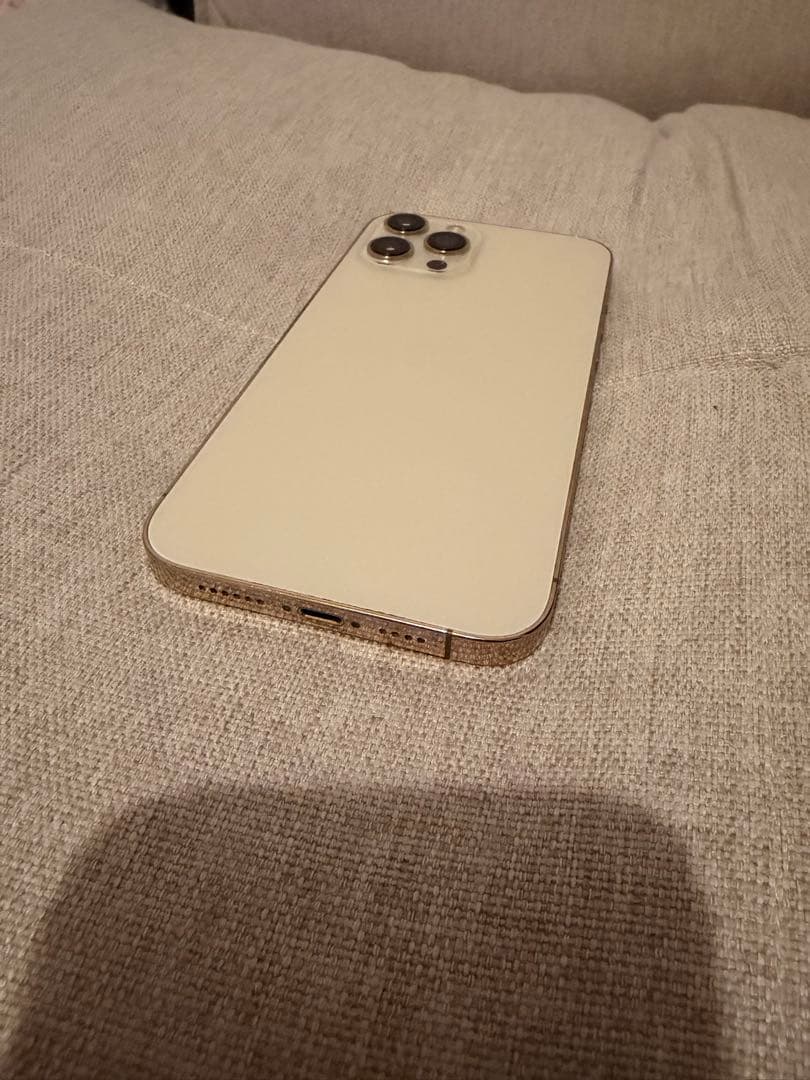 Apple iPhone 12 Promaxゴールド 本体