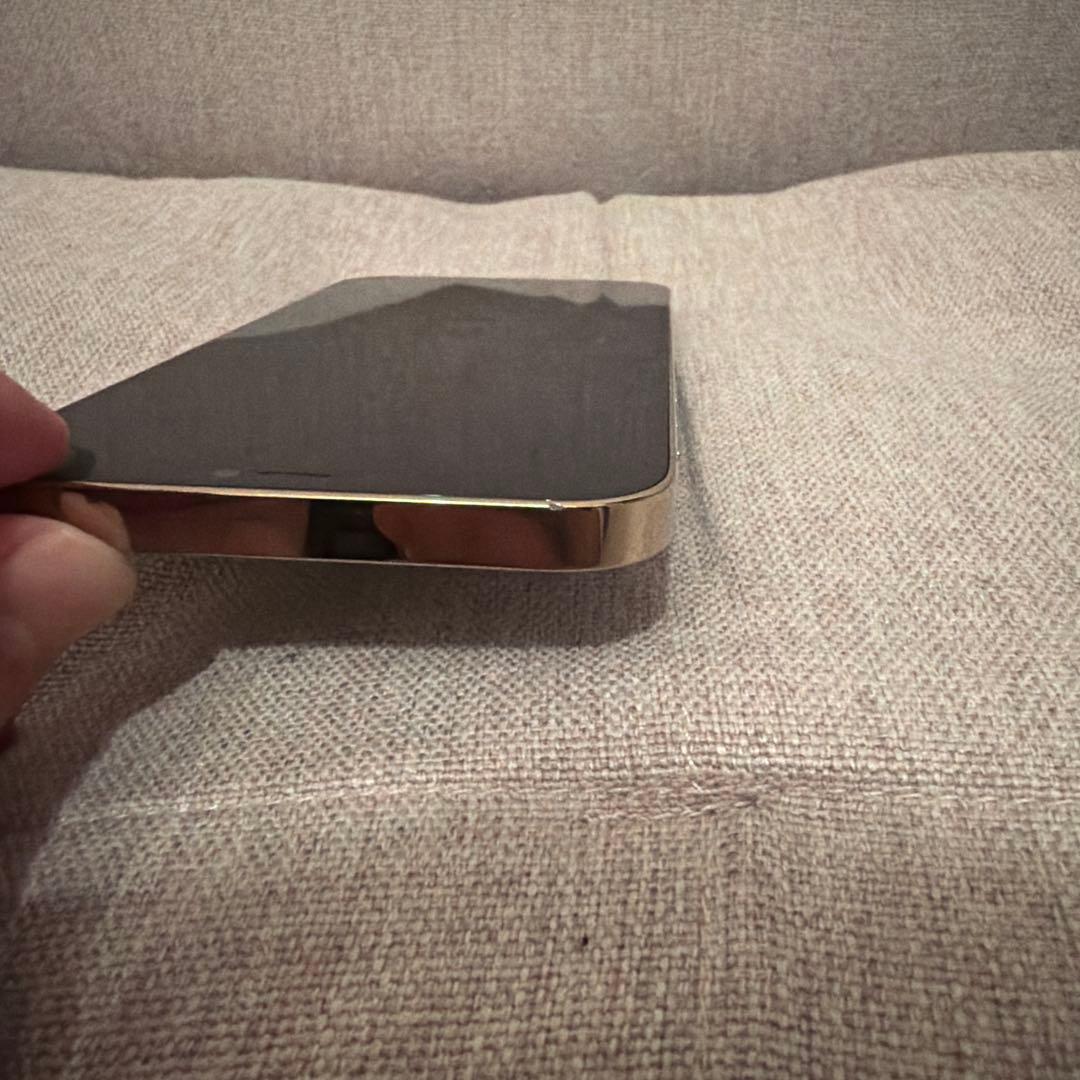 Apple iPhone 12 Promaxゴールド 本体