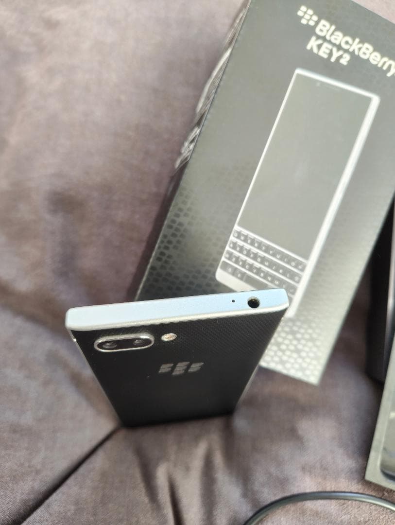 【美品】BlackBerry KEY2 64GB/6GB シルバー SIMフリー