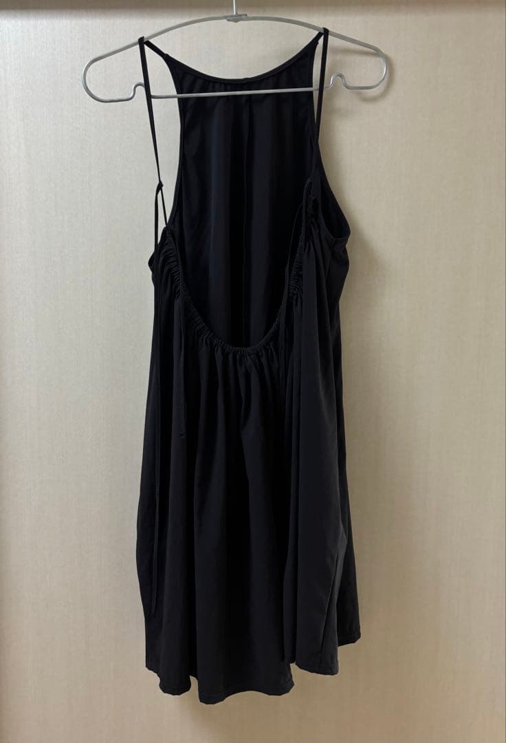 新品未使用 ETRE カバーアップショートオールインワン ラッシュガード