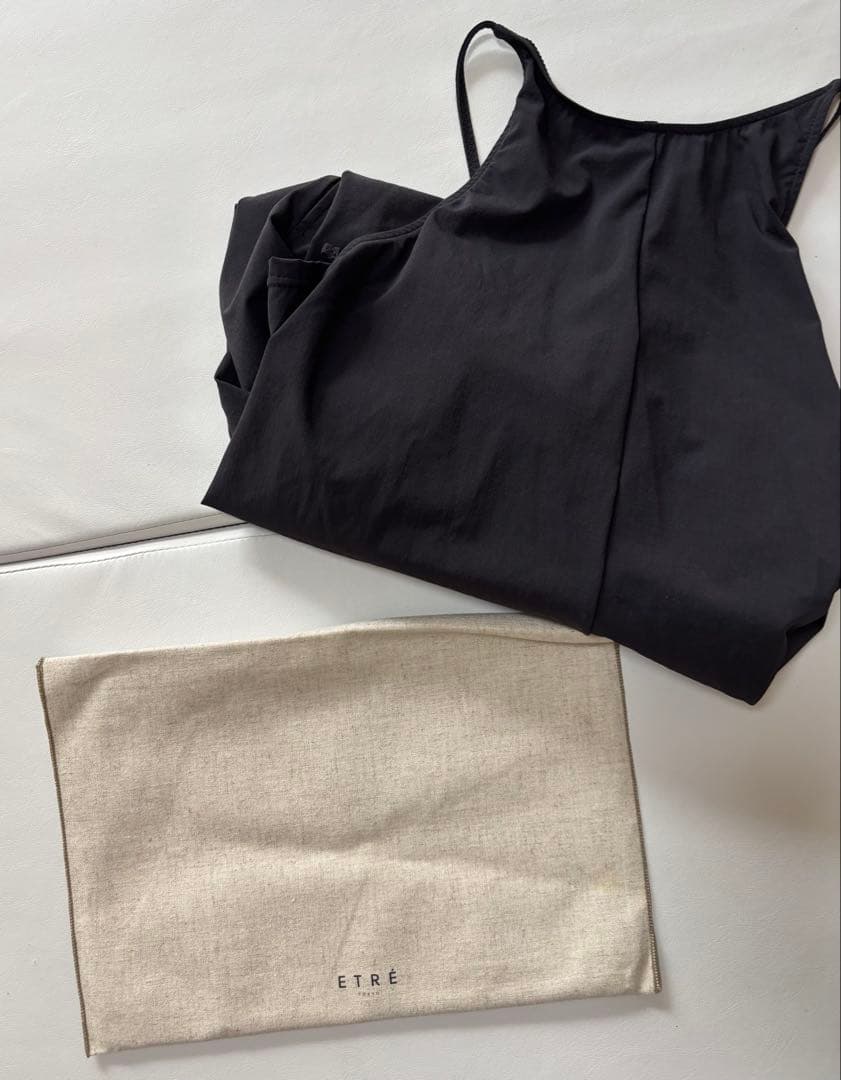 新品未使用 ETRE カバーアップショートオールインワン ラッシュガード