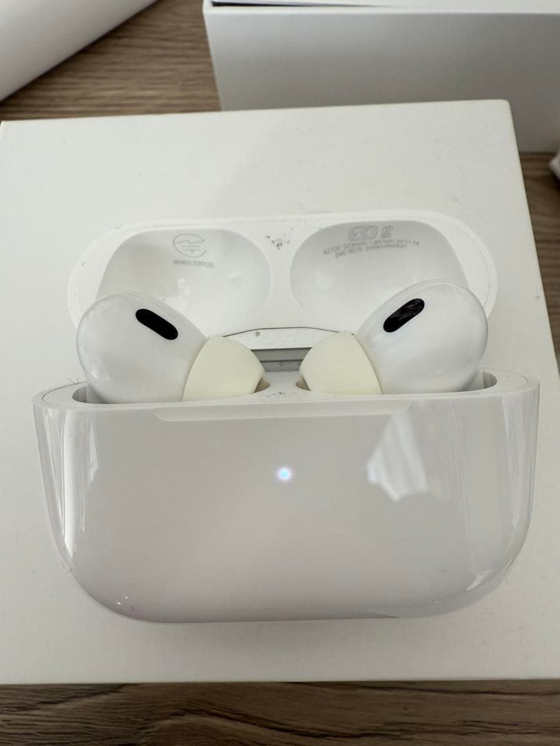 Airpods Pro 2 （Lightning版）付属品付き