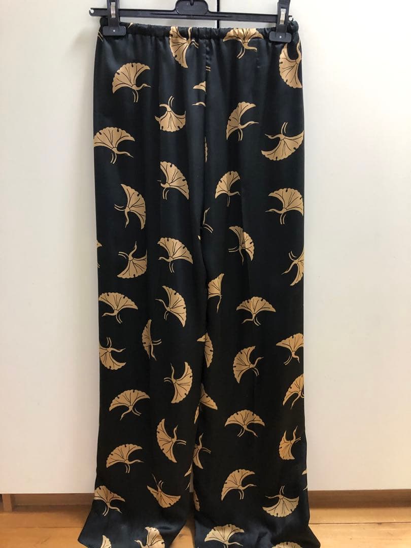 ドリスヴァンノッテン２０２４年春夏シルクパンツ